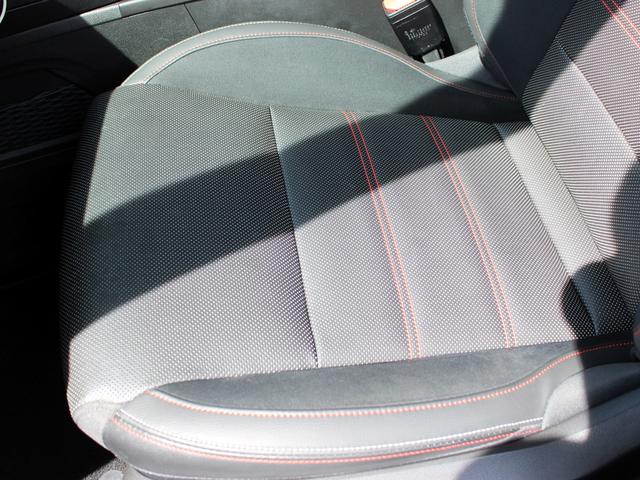 アルカナ ルノー スポール ラインE-テックハイブリッド 禁煙車 アダプティブクルーズコントロール 360°カメラ 電動ハーフレザーシート&ヒーター ブラインドスポットモニター レーンキープアシスト ハンズフリーアクセス アップルカープレイアンドロイドオート(16枚目)