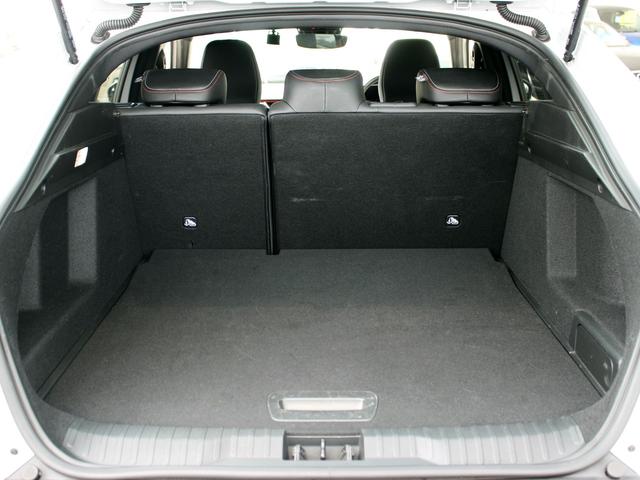 アルカナ ルノー スポール ラインE-テックハイブリッド 禁煙車 アダプティブクルーズコントロール 360°カメラ 電動ハーフレザーシート&ヒーター ブラインドスポットモニター レーンキープアシスト ハンズフリーアクセス アップルカープレイアンドロイドオート(18枚目)