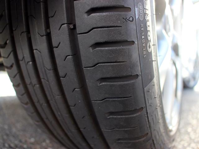 アバルト595 ベースグレード 禁煙車 アップルカープレイ・アンドロイドオート接続 キセノンライト LEDデイタイムランニングライト 純正前後ドライブレコーダー 純正16インチアルミホイール アルミペダル・DASHアルミフットレスト(25枚目)