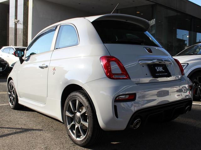 アバルト595 ベースグレード 禁煙車 アップルカープレイ・アンドロイドオート接続 キセノンライト LEDデイタイムランニングライト 純正前後ドライブレコーダー 純正16インチアルミホイール アルミペダル・DASHアルミフットレスト(29枚目)