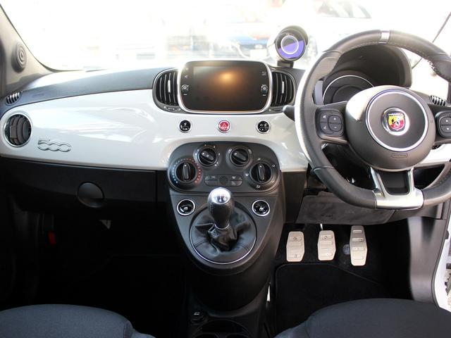 アバルト595 ベースグレード 禁煙車 アップルカープレイ・アンドロイドオート接続 キセノンライト LEDデイタイムランニングライト 純正前後ドライブレコーダー 純正16インチアルミホイール アルミペダル・DASHアルミフットレスト(31枚目)
