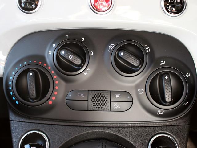 アバルト595 ベースグレード 禁煙車 アップルカープレイ・アンドロイドオート接続 キセノンライト LEDデイタイムランニングライト 純正前後ドライブレコーダー 純正16インチアルミホイール アルミペダル・DASHアルミフットレスト(40枚目)