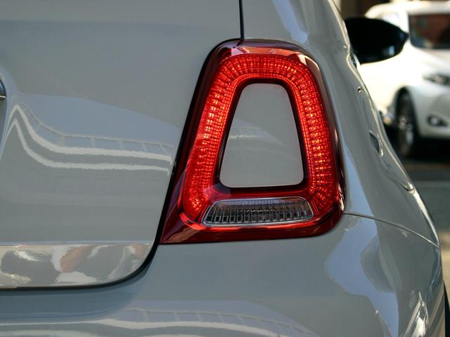 アバルト595 ベースグレード 禁煙車 アップルカープレイ・アンドロイドオート接続 キセノンライト LEDデイタイムランニングライト 純正前後ドライブレコーダー 純正16インチアルミホイール アルミペダル・DASHアルミフットレスト(72枚目)