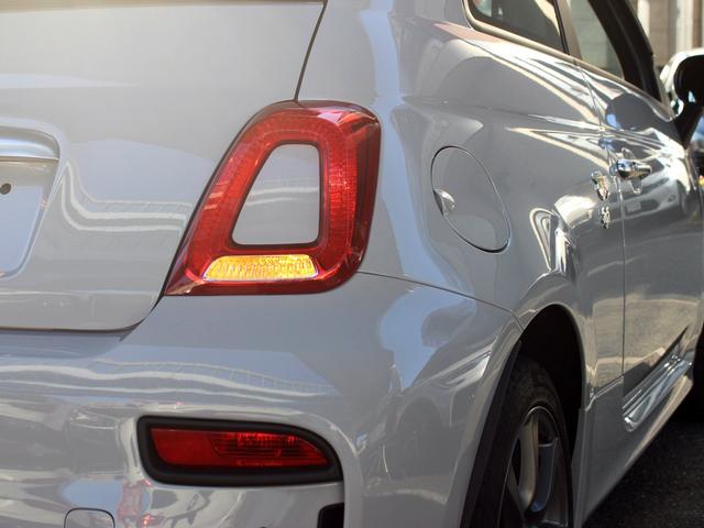 アバルト595 ベースグレード 禁煙車 アップルカープレイ・アンドロイドオート接続 キセノンライト LEDデイタイムランニングライト 純正前後ドライブレコーダー 純正16インチアルミホイール アルミペダル・DASHアルミフットレスト(77枚目)