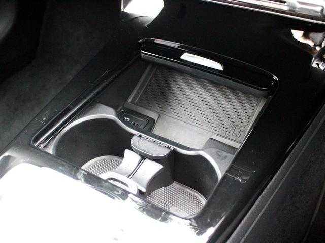 Ａクラスセダン Ａ２５０　４マチックセダン　ＡＭＧライン　禁煙車　パノラマサンルーフ　レーダーセーフティパッケージ　純正ナビゲーション　バックカメラＴＶ　ＡＣＣ　ＢＳＭ　ＬＥＤヘッドライト　パワーシート＆ヒーター　キーレスゴー　アクティブパーキングアシスト（7枚目）