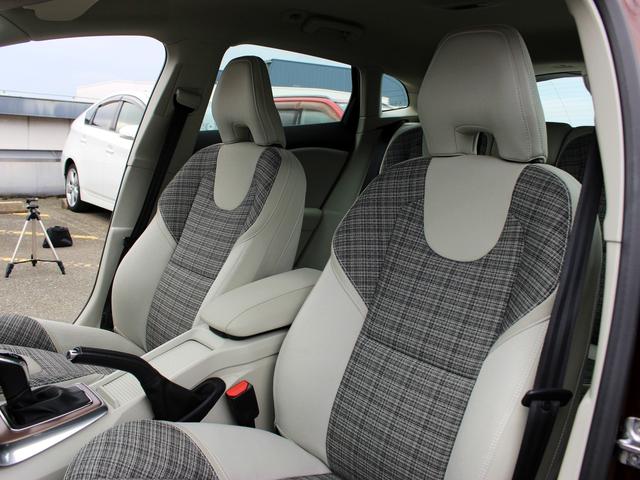 Ｖ４０ クロスカントリー　Ｔ５　ＡＷＤ　モメンタム　禁煙車　純正ナビゲーション　バックカメラ　ＴＶ　アダプティブクルーズコントロール　ブラインドスポットモニター　レーンキーピングエイド　フルＬＥＤヘッドライト　デイタイムランニングライト　シートヒーター（12枚目）