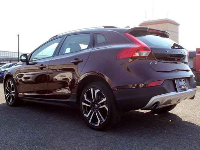 Ｖ４０ クロスカントリー　Ｔ５　ＡＷＤ　モメンタム　禁煙車　純正ナビゲーション　バックカメラ　ＴＶ　アダプティブクルーズコントロール　ブラインドスポットモニター　レーンキーピングエイド　フルＬＥＤヘッドライト　デイタイムランニングライト　シートヒーター（26枚目）