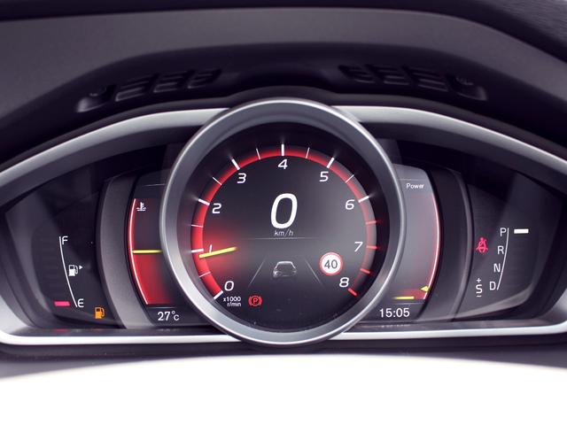 Ｖ４０ クロスカントリー　Ｔ５　ＡＷＤ　モメンタム　禁煙車　純正ナビゲーション　バックカメラ　ＴＶ　アダプティブクルーズコントロール　ブラインドスポットモニター　レーンキーピングエイド　フルＬＥＤヘッドライト　デイタイムランニングライト　シートヒーター（37枚目）