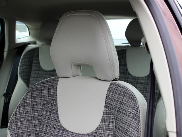 Ｖ４０ クロスカントリー　Ｔ５　ＡＷＤ　モメンタム　禁煙車　純正ナビゲーション　バックカメラ　ＴＶ　アダプティブクルーズコントロール　ブラインドスポットモニター　レーンキーピングエイド　フルＬＥＤヘッドライト　デイタイムランニングライト　シートヒーター（51枚目）