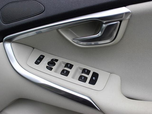 Ｖ４０ クロスカントリー　Ｔ５　ＡＷＤ　モメンタム　禁煙車　純正ナビゲーション　バックカメラ　ＴＶ　アダプティブクルーズコントロール　ブラインドスポットモニター　レーンキーピングエイド　フルＬＥＤヘッドライト　デイタイムランニングライト　シートヒーター（58枚目）