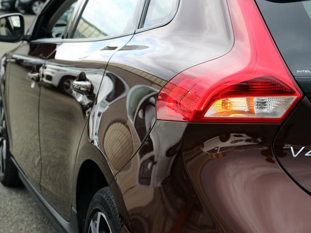 Ｖ４０ クロスカントリー　Ｔ５　ＡＷＤ　モメンタム　禁煙車　純正ナビゲーション　バックカメラ　ＴＶ　アダプティブクルーズコントロール　ブラインドスポットモニター　レーンキーピングエイド　フルＬＥＤヘッドライト　デイタイムランニングライト　シートヒーター（77枚目）