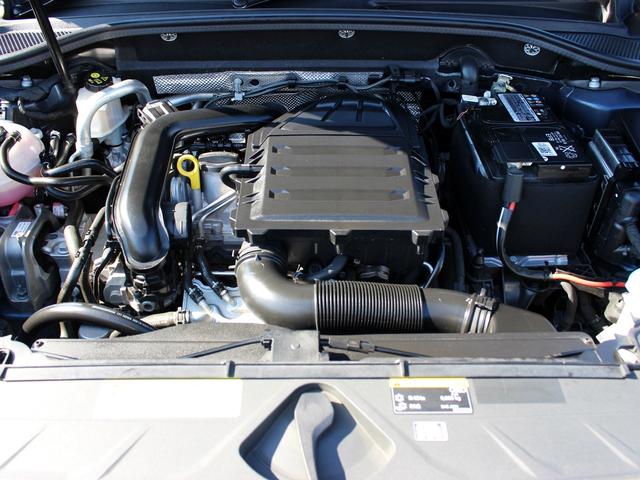 AUDI Q2 HASHTAG CONTRAST STYLING