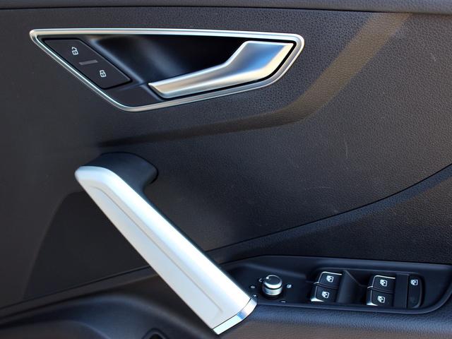 AUDI Q2 HASHTAG CONTRAST STYLING