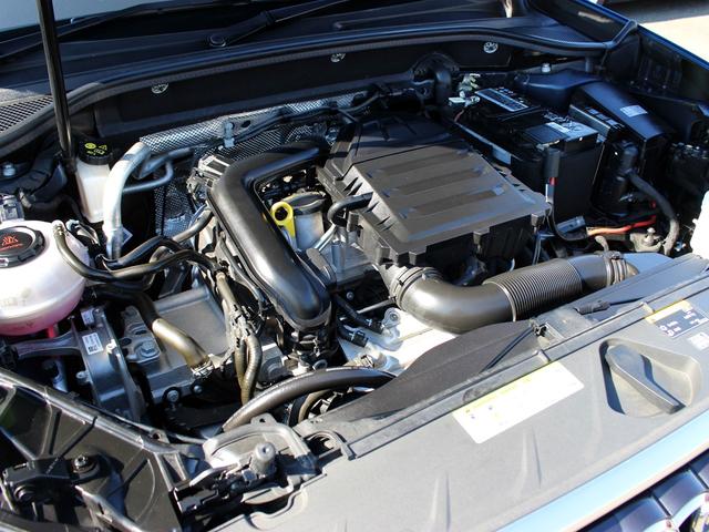 AUDI Q2 HASHTAG CONTRAST STYLING