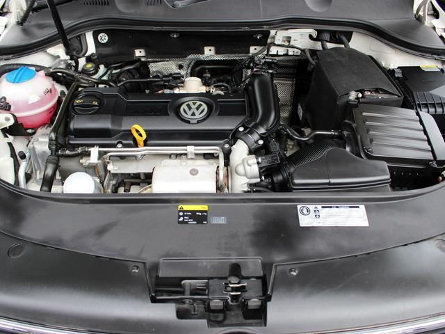 パサートヴァリアント Rラインエディション 禁煙車 買取車 純正ナビゲーションシステム バックカメラ TV 電動レザーシート&ヒーター バイキセノンヘッドライト 純正18インチアルミホイール アイドリングストップ クルーズコントロール ETC(14枚目)