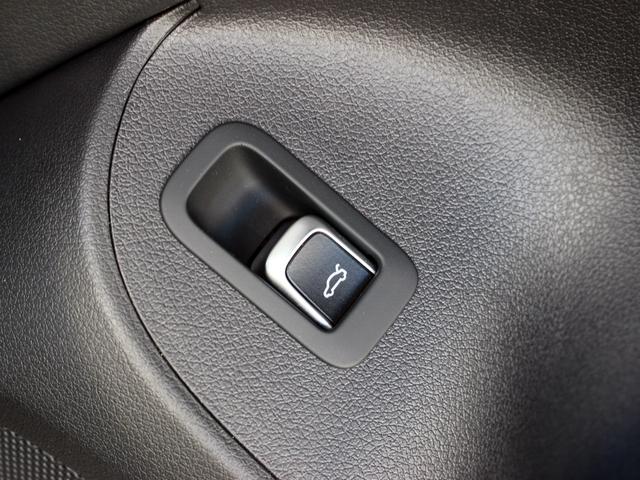 Q5 2.0TFSIクワトロ 禁煙車 パワーリアゲート MMIナビゲーション バックカメラ TV サイドビューカメラ 電動ハーフレザーシート アドバンストキー バイキセノンヘッドライト ヒルディセントコントロール パーキングエイド(65枚目)