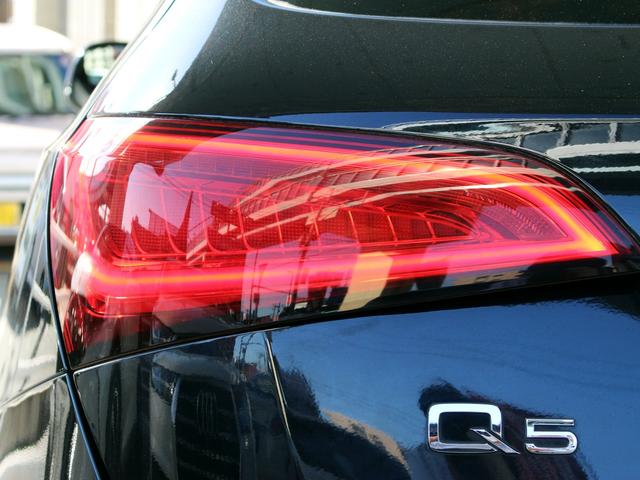 Q5 2.0TFSIクワトロ 禁煙車 パワーリアゲート MMIナビゲーション バックカメラ TV サイドビューカメラ 電動ハーフレザーシート アドバンストキー バイキセノンヘッドライト ヒルディセントコントロール パーキングエイド(73枚目)