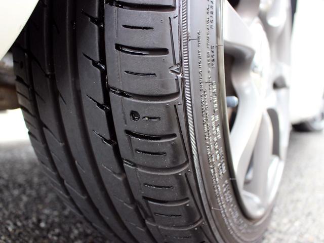 アバルト500 ベースグレード 禁煙車 キセノンヘッドライト フォグライト ヘッドライトウォッシャー リアパーキングセンサー ETC スポーツモード オートエアコン パドルスイッチ ウインドウバイザー 純正16インチアルミホイール(23枚目)