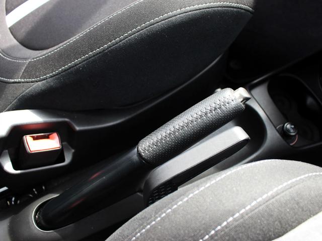 アバルト500 ベースグレード 禁煙車 キセノンヘッドライト フォグライト ヘッドライトウォッシャー リアパーキングセンサー ETC スポーツモード オートエアコン パドルスイッチ ウインドウバイザー 純正16インチアルミホイール(44枚目)