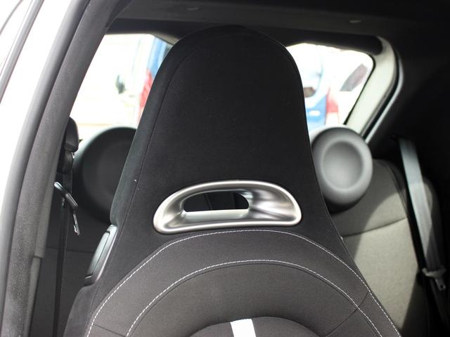 アバルト500 ベースグレード 禁煙車 キセノンヘッドライト フォグライト ヘッドライトウォッシャー リアパーキングセンサー ETC スポーツモード オートエアコン パドルスイッチ ウインドウバイザー 純正16インチアルミホイール(47枚目)