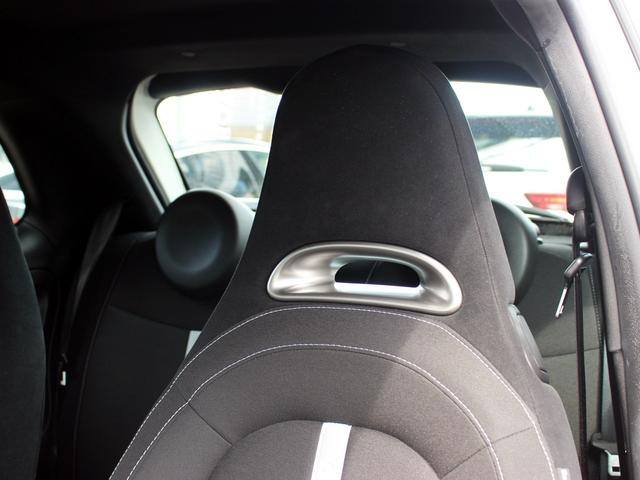 アバルト500 ベースグレード 禁煙車 キセノンヘッドライト フォグライト ヘッドライトウォッシャー リアパーキングセンサー ETC スポーツモード オートエアコン パドルスイッチ ウインドウバイザー 純正16インチアルミホイール(49枚目)