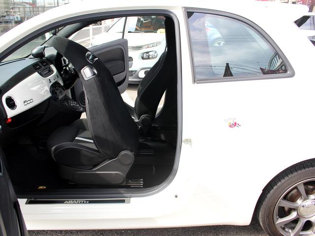 アバルト500 ベースグレード 禁煙車 キセノンヘッドライト フォグライト ヘッドライトウォッシャー リアパーキングセンサー ETC スポーツモード オートエアコン パドルスイッチ ウインドウバイザー 純正16インチアルミホイール(55枚目)