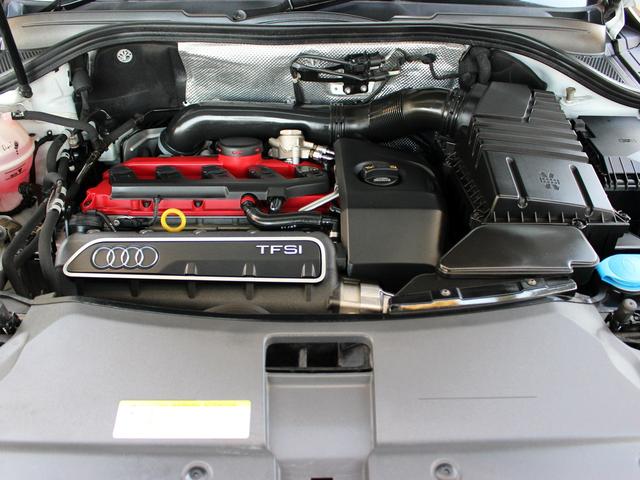 RS Q3 ベースグレード 禁煙車 ダイヤモンドステッチレザーシート パワーシート&ヒーター オートマチックテールゲート 20インチアルミホイール アシスタンスパッケージ BOSEサウンドシステム MMIナビゲーション TV(16枚目)