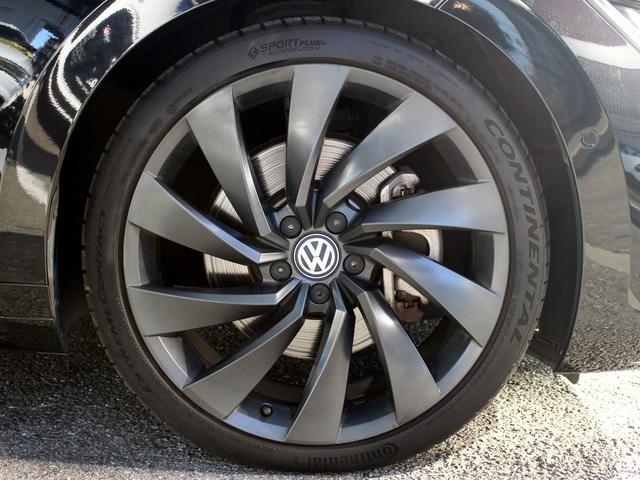 アルテオン ＴＳＩ　４モーション　Ｒラインアドバンス　禁煙車　ディスカバープロナビゲーション　ＴＶ　３６０°カメラ　アクティブインフォディスプレイ　ＤＣＣ　ＡＣＣ　ＢＳＭ　ＨＵＤ　電動レザーシート＆ヒーター　リアシートｊヒーター　パワーリアハッチ（10枚目）