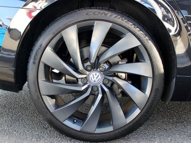 アルテオン ＴＳＩ　４モーション　Ｒラインアドバンス　禁煙車　ディスカバープロナビゲーション　ＴＶ　３６０°カメラ　アクティブインフォディスプレイ　ＤＣＣ　ＡＣＣ　ＢＳＭ　ＨＵＤ　電動レザーシート＆ヒーター　リアシートｊヒーター　パワーリアハッチ（11枚目）