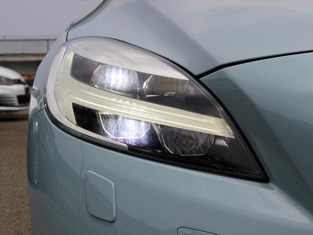 Ｖ４０ Ｔ３　クラシックエディション　１オーナー　パノラミックサンルーフ　ブロンズレザーシート　前後シートヒーター　ＡＣＣ　ＢＳＭ　純正ナビゲーション　バックカメラ　ＴＶ　ＬＥＤヘッドライト　ｈａｒｍａｎ／ｋａｒｄｏｎサウンドシステム（67枚目）