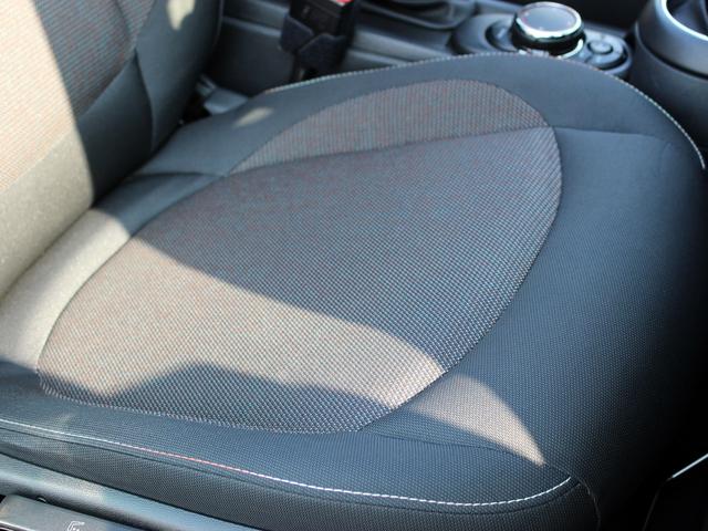 MINI クーパー コンバーチブル 禁煙車 ペッパーパッケージ 純正ナビゲーション バックカメラ シートヒーター LEDヘッドライト コンフォートアクセス インテリジェントセーフティ ユニオンジャックテールランプ アイドリングストップ(13枚目)