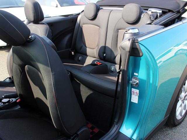 MINI クーパー コンバーチブル 禁煙車 ペッパーパッケージ 純正ナビゲーション バックカメラ シートヒーター LEDヘッドライト コンフォートアクセス インテリジェントセーフティ ユニオンジャックテールランプ アイドリングストップ(16枚目)