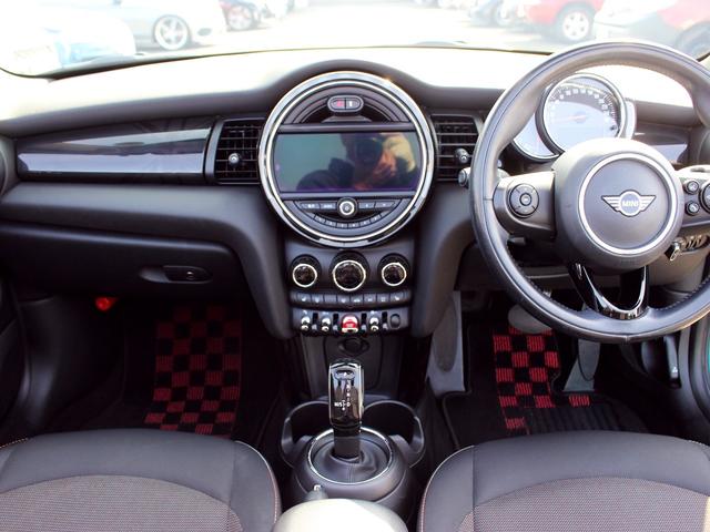 MINI クーパー コンバーチブル 禁煙車 ペッパーパッケージ 純正ナビゲーション バックカメラ シートヒーター LEDヘッドライト コンフォートアクセス インテリジェントセーフティ ユニオンジャックテールランプ アイドリングストップ(44枚目)