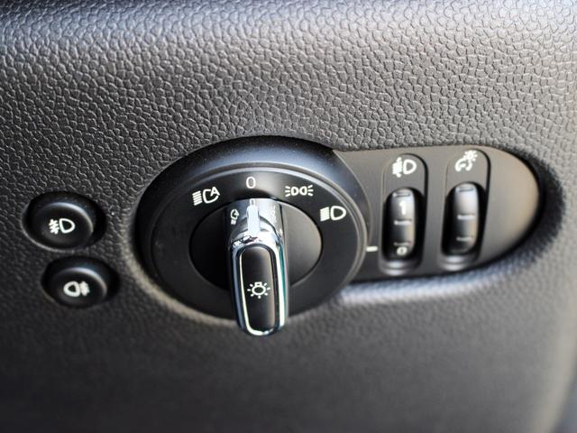 MINI クーパー コンバーチブル 禁煙車 ペッパーパッケージ 純正ナビゲーション バックカメラ シートヒーター LEDヘッドライト コンフォートアクセス インテリジェントセーフティ ユニオンジャックテールランプ アイドリングストップ(50枚目)