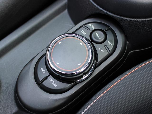 MINI クーパー コンバーチブル 禁煙車 ペッパーパッケージ 純正ナビゲーション バックカメラ シートヒーター LEDヘッドライト コンフォートアクセス インテリジェントセーフティ ユニオンジャックテールランプ アイドリングストップ(54枚目)