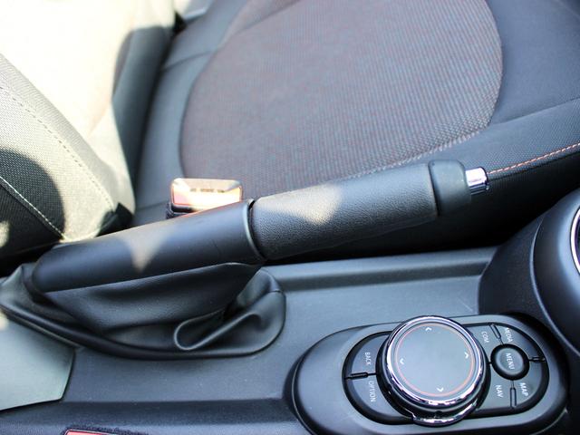 MINI クーパー コンバーチブル 禁煙車 ペッパーパッケージ 純正ナビゲーション バックカメラ シートヒーター LEDヘッドライト コンフォートアクセス インテリジェントセーフティ ユニオンジャックテールランプ アイドリングストップ(56枚目)