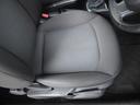 運転席の座面にはスレや破れも無く綺麗な状態です