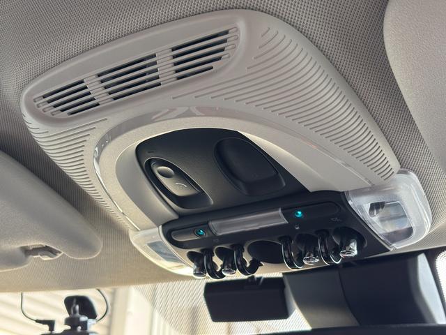 ＭＩＮＩ クーパーＤ　クラブマン　弊社ユーザー様車両　ワンオーナー　カーボンクリーニング（47枚目）