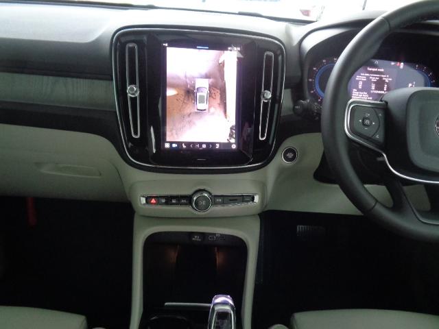 XC40 ウルトラ B4 AWD 電子制御AWDシステム ハーマンカードプレミアムサウンドシステム FRシートヒーター グーグルアプリ ステアリングホイールヒーター 専用オレフォス社製クリスタル・シフトノブ(11枚目)