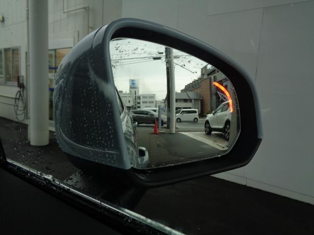 XC40 ウルトラ B4 AWD 電子制御AWDシステム ハーマンカードプレミアムサウンドシステム FRシートヒーター グーグルアプリ ステアリングホイールヒーター 専用オレフォス社製クリスタル・シフトノブ(17枚目)