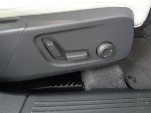 XC40 ウルトラ B4 AWD 電子制御AWDシステム ハーマンカードプレミアムサウンドシステム FRシートヒーター グーグルアプリ ステアリングホイールヒーター 専用オレフォス社製クリスタル・シフトノブ(29枚目)