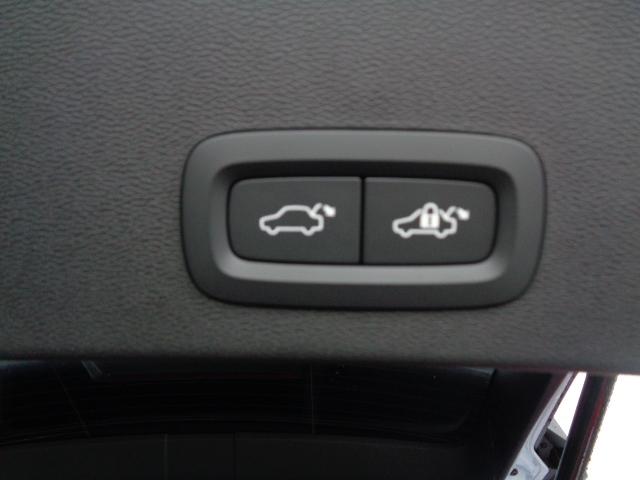 XC40 ウルトラ B4 AWD 電子制御AWDシステム ハーマンカードプレミアムサウンドシステム FRシートヒーター グーグルアプリ ステアリングホイールヒーター 専用オレフォス社製クリスタル・シフトノブ(38枚目)