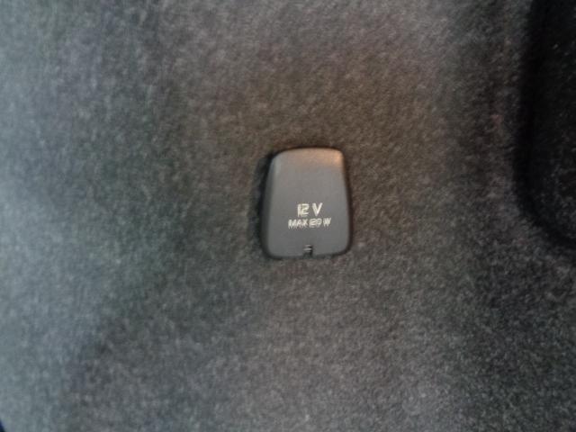 XC40 ウルトラ B4 AWD 電子制御AWDシステム ハーマンカードプレミアムサウンドシステム FRシートヒーター グーグルアプリ ステアリングホイールヒーター 専用オレフォス社製クリスタル・シフトノブ(39枚目)