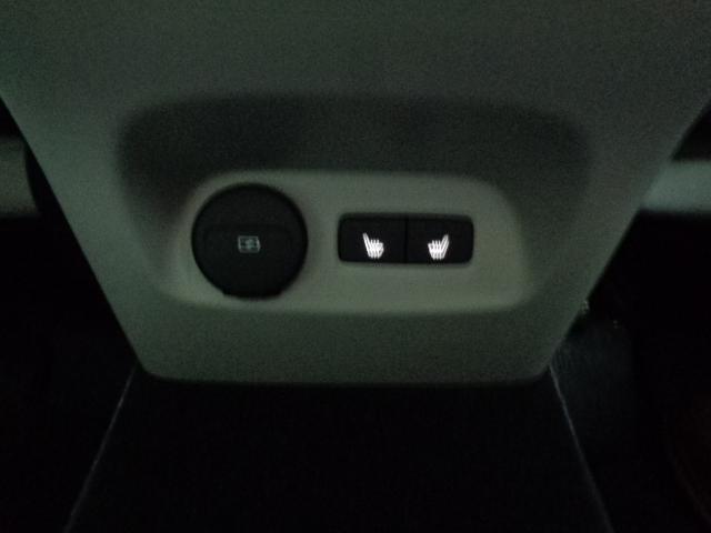 XC40 ウルトラ B4 AWD 電子制御AWDシステム ハーマンカードプレミアムサウンドシステム FRシートヒーター グーグルアプリ ステアリングホイールヒーター 専用オレフォス社製クリスタル・シフトノブ(41枚目)