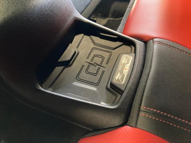 シボレーカマロ ＬＴ　ＲＳ　１年保証付き　純正ＯＰアクセサリーランプ　ＢＯＳＥ　ワイヤレス充電　ナビ　アンビエントライト　ＢＲＥＭＢＯ　ヘッドアップディスプレイ　デジタルミラー　ＡｐｐｌｅＣａｒＰｌａｙ　純正２０ＡＷ（54枚目）