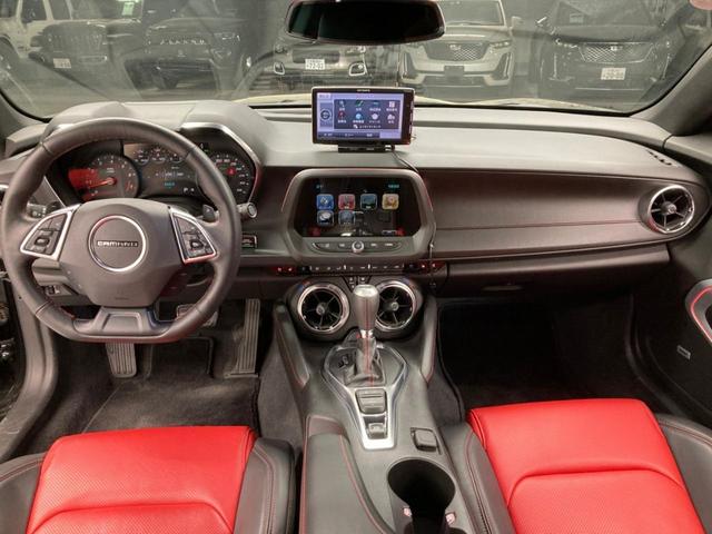 ＳＳ　１年保証付き　１オーナー　ＴＶ・ナビ　ＡｐｐｌｅＣａｒＰｌａｙＡｎｄｒｏｉｄＡｕｔｏ　マグネティックライドコントロール　前後ＢＲＥＭＢＯ　ＨＵＤ　ＢＯＳＥ　アンビエントライト　純正２０ＡＷ　赤レザー(4枚目)