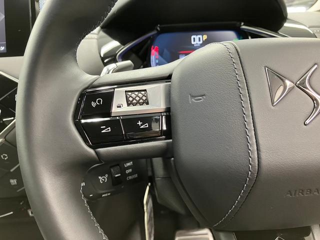 ＤＳ３クロスバック オペラ　ブルーＨＤｉ　１オーナー　ＯＰカラー「クリスタルパール」　ドラレコ　ＡｐｐｌｅＣａｒＰｌａｙ　ＡｎｄｒｏｉｄＡｕｔｏ　ヘッドアップディスプレイ　黒革　マッサージ機能　純正１８ＡＷ　シートヒーター（25枚目）