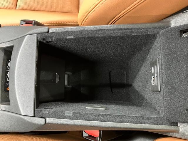 キャデラックＸＴ５ プレミアム　１オーナー　デジタルミラー　ワイヤレス充電　純正１８ＡＷ　ＡｐｐｌｅＣａｒＰｌａｙ　ＡｎｄｒｏｉｄＡｕｔｏ　３６０°カメラ　ヘッドアップディスプレイ　パドルシフト　Ｆ・Ｓ・Ｂカメラ（44枚目）