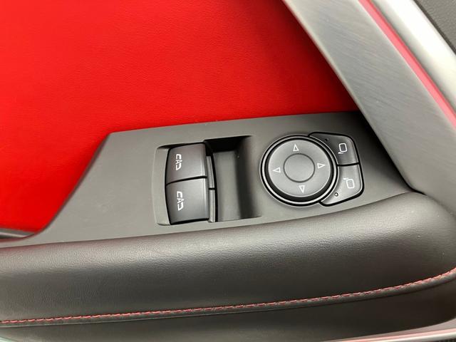 シボレーカマロ ＳＳ　１オーナー　デジタルミラー　前後ＢＲＥＭＢＯ　アンビエントライト　純正２０ＡＷ　マグネティックライド　ＡｐｐｌｅＣａｒＰｌａｙ　ＡｎｄｒｏｉｄＡｕｔｏ　ヘッドアップディスプレイ　温冷シート　ＢＯＳＥ（18枚目）