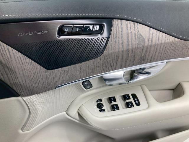 ＸＣ９０ リチャージ　ＰＨＶ　Ｔ８　ＡＷＤ　インスクリプション　メーカー５年保証　エアサス　パノラマルーフ　デニムブルー　サイドステップ　白レザー　純正２１ＡＷ　マッサージ温冷シート　ＴＶナビ　ドラレコ　ヘッドアップ　充電ケーブル　Ｈａｒｍａｎ／Ｋａｒｄｏｎ（26枚目）